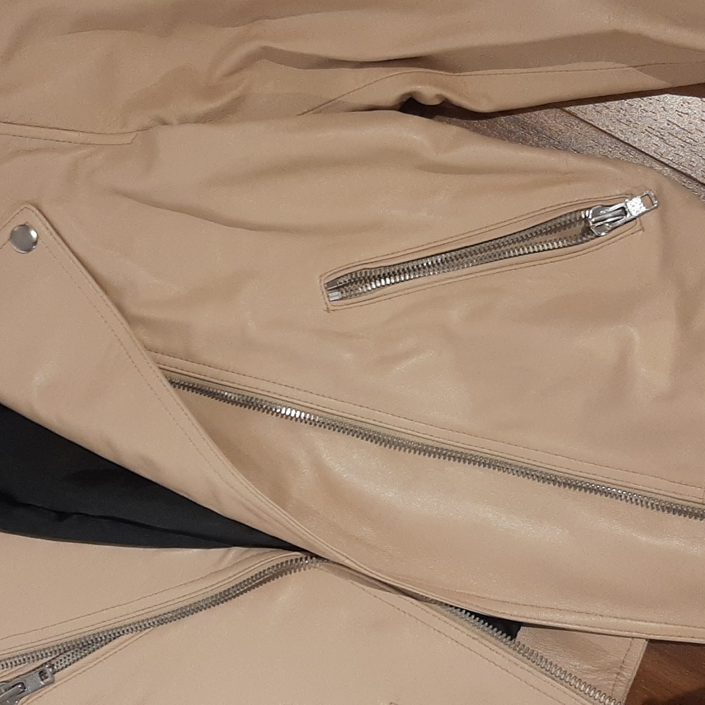 Beige leather jacket - Picture 2 of 3